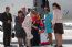 A rainha Beatrix, da Holanda, � saudada ao desembarcar em St. Maarten, para a solenidade inaugural do novo terminal de passageiros da ilha caribenha, o Princess Juliana International Airport.